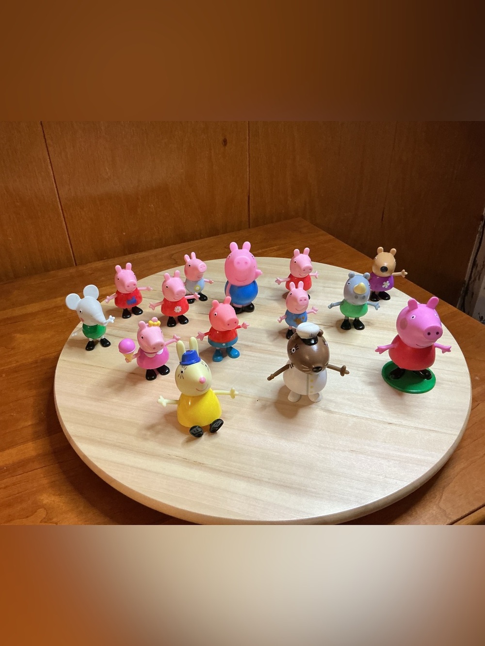 14 pieces of peppa pig figurines